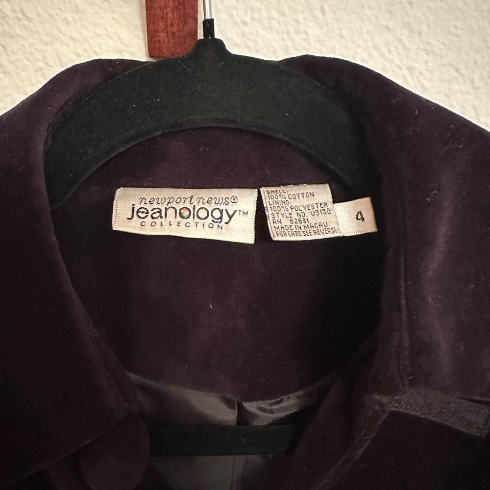 Newport News Black Velvet Blazer - Picture 3 of 7